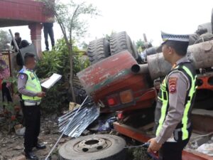 Daftar 5 Korban Meninggal Kecelakaan Beruntun Truk Trailer di Sumbar