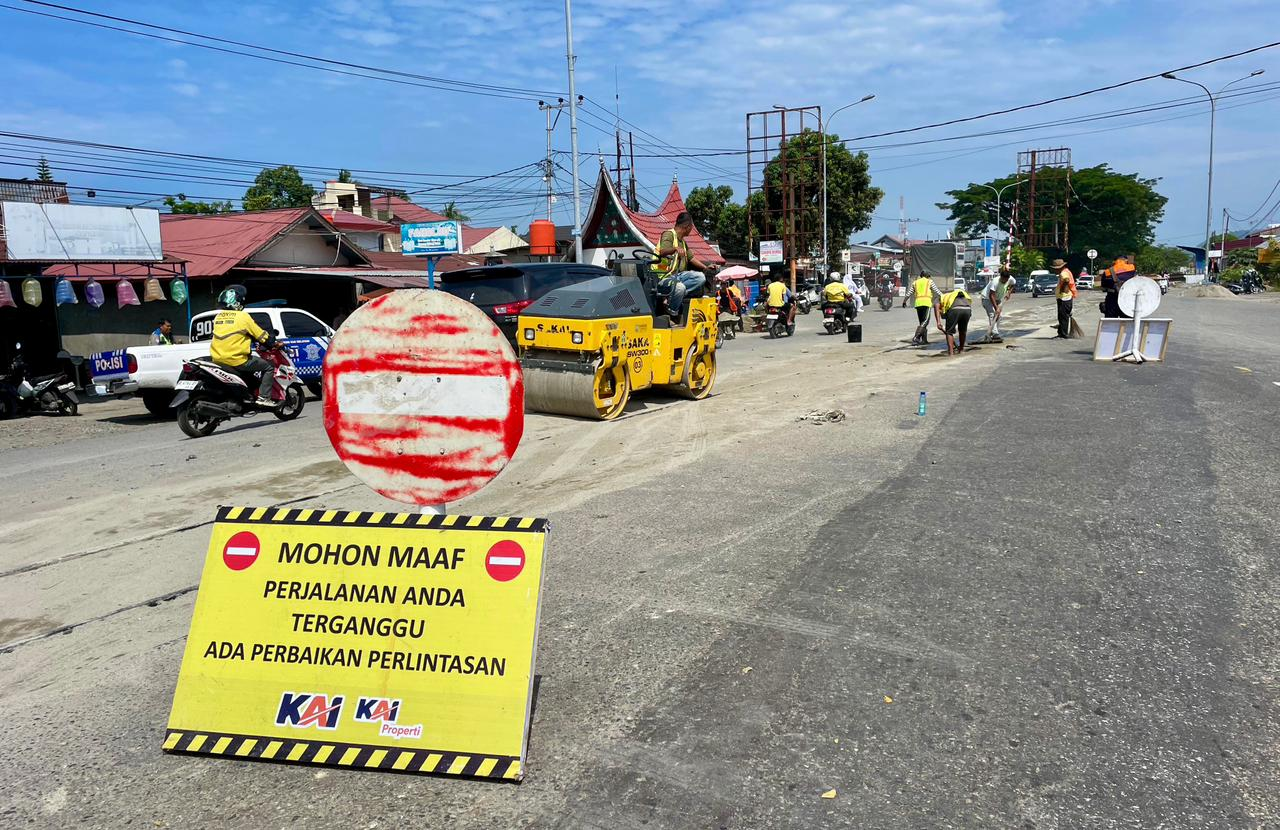 KAI Kebut Perbaikan Rel Perlintasan di Lubuk Buaya