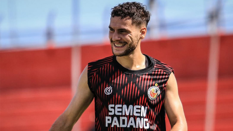 Gelandang Serang Semen Padang FC, Pedro Matos