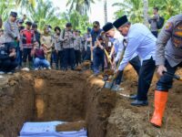 6 Korban Galodo Tanpa Identitas Dimakamkan di TPU Sungai Jariang