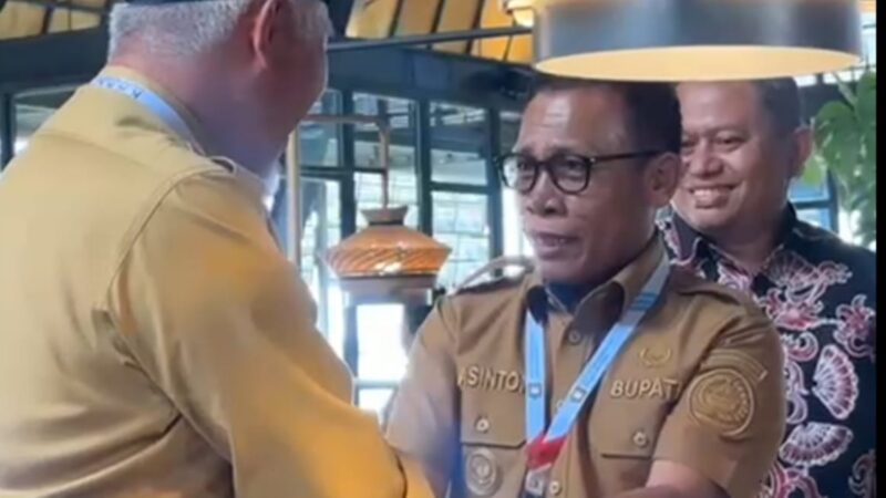 Bertemu Gubernur Sumbar, Bupati Tapanuli Tengah Apresiasi Bantuan Rendang