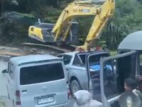 Ekskavator Terlepas dari Trailer di Sitinjau Lauik, Lalu Lintas Sempat Padat