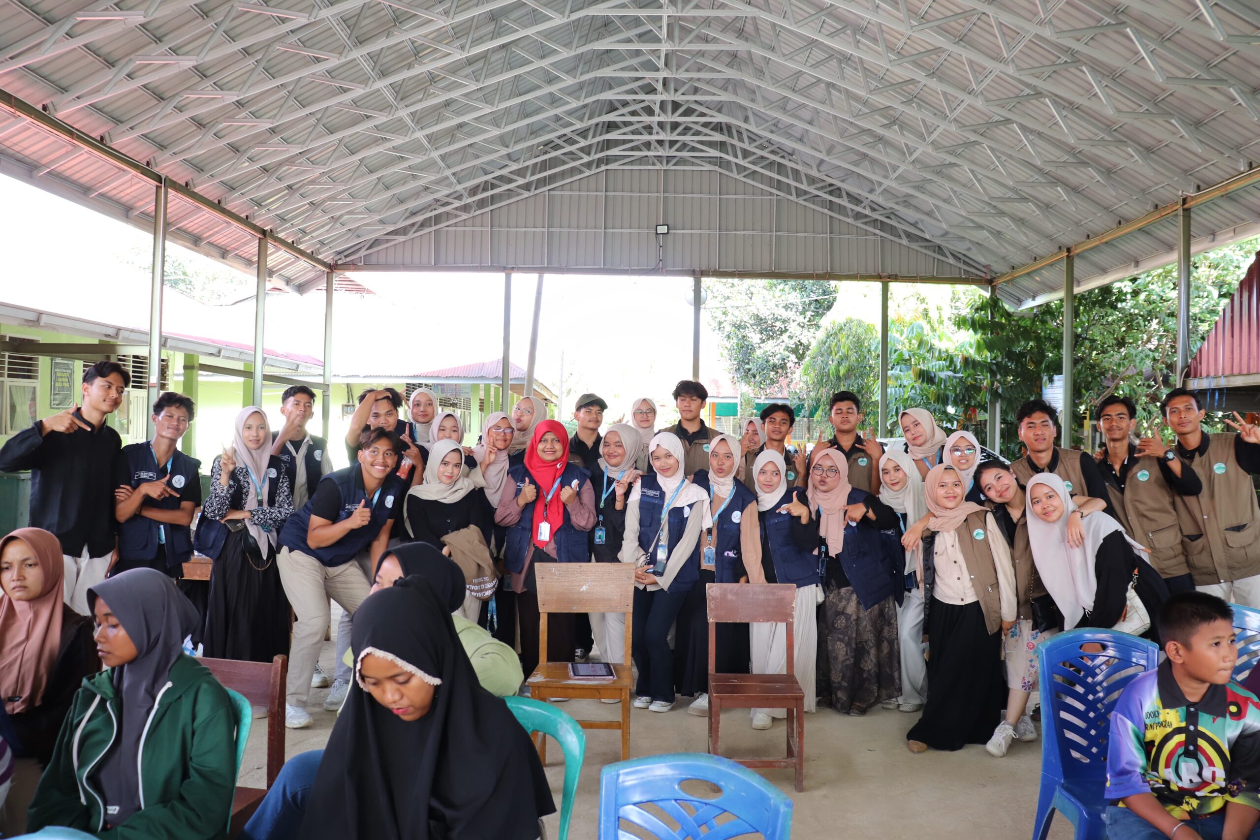 Trauma Healing Warga Cupak Tangah, Mahasiswa KKN UNAND Adakan Lomba Mewarnai dan Pentas Seni