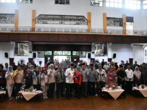 PT Semen Padang Tuan Rumah Healthy Athletes SOIna Sumbar