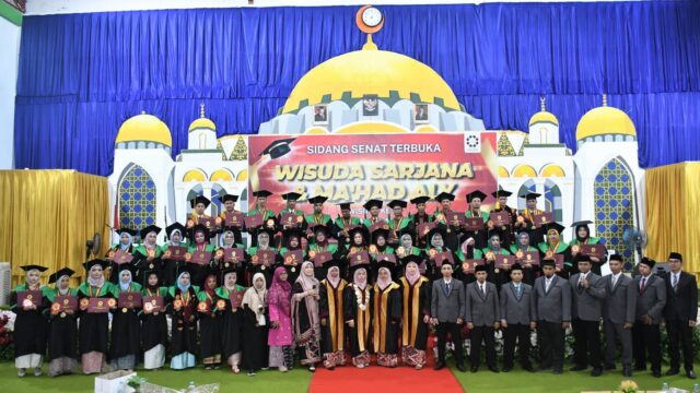 Gelar Prosesi Wisuda, STAI Ar Risalah Sumbar Lepas 75 Lulusan
