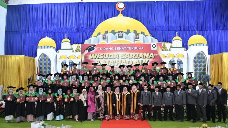 Gelar Prosesi Wisuda, STAI Ar Risalah Sumbar Lepas 75 Lulusan