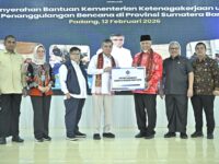 Fokus Pulihkan Lapangan Kerja, Menaker Salurkan Rp30,3 Miliar untuk Korban Bencana Sumbar