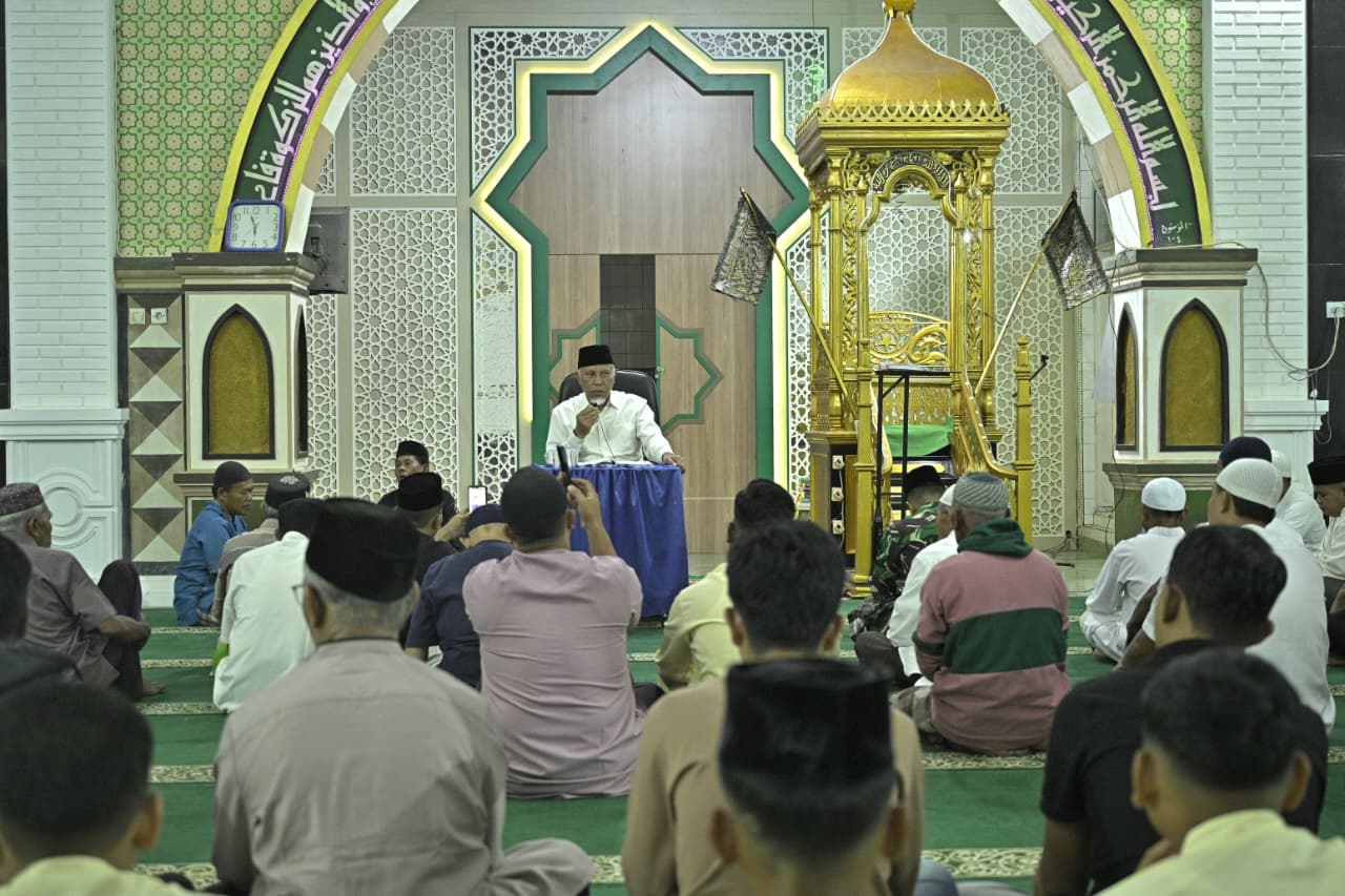 Awali Kunjungan ke Pasbar, Gubernur Mahyeldi Isi Tausiah Subuh