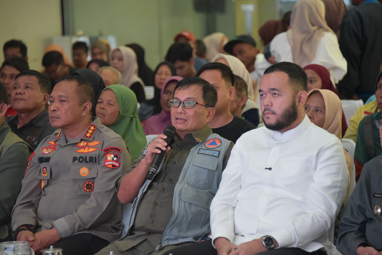 Pusat Serahkan Bantuan Tahap I untuk Korban Bencana di Padang Rp4,5 Miliar