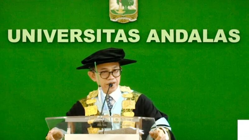 Wisuda I/2026, Rektor UNAND: Dunia Sedang Tidak Baik-baik Saja, Lulusan Harus Jadi Navigator Perubahan