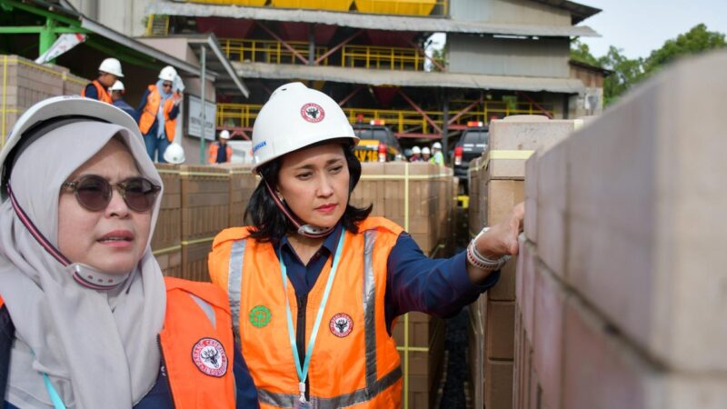 Semen Indonesia Lepas Pengiriman Perdana Sepablock untuk Pembangunan Huntap Sumatera