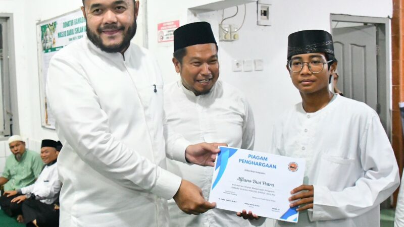 Wako Padang Tutup Kegiatan Tahrib Ramadan di Masjid Darul Ishlah