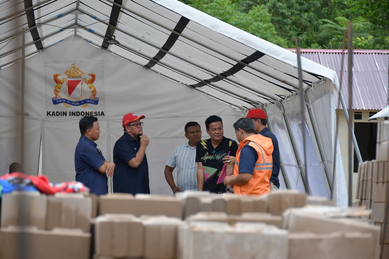 Percepat Pembangunan Huntap, Semen Padang Salurkan 8.000 Sepablock dan 200 Zak Semen