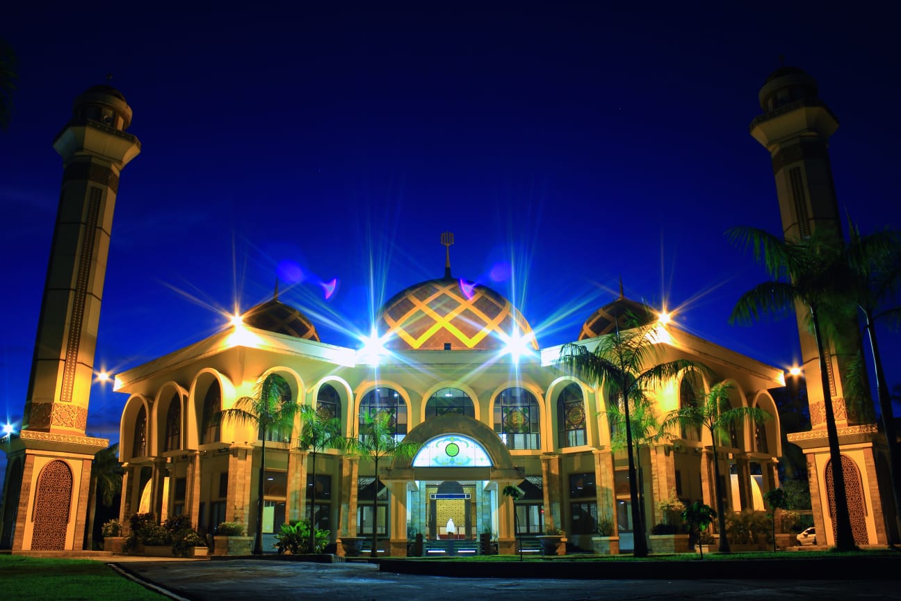 Dari ‘Lorong Waktu’ ke Indarung: Jejak Syiar Islam di Masjid Jabal Rahmah PT Semen Padang