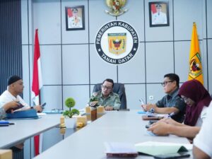 Bupati Tanah Datar Eka Putra mengatakan bahwa pelaksanaan pembangunan hunian sementara (huntara) untuk korban bencana alam hidrometeorologi