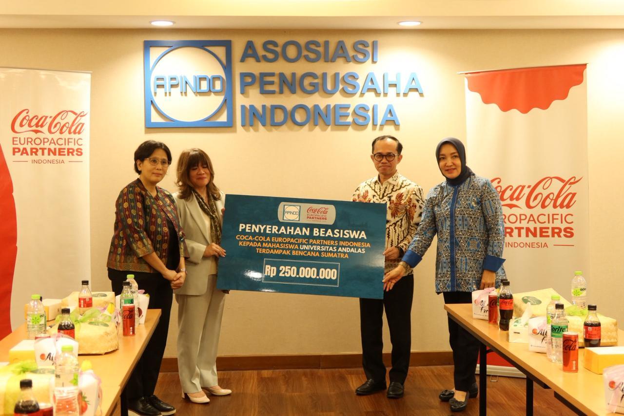 UNAND jadi Penerima, CCEP Indonesia Salurkan Beasiswa 5.000 Euro untuk Mahasiswa Terdampak Bencana Sumatra
