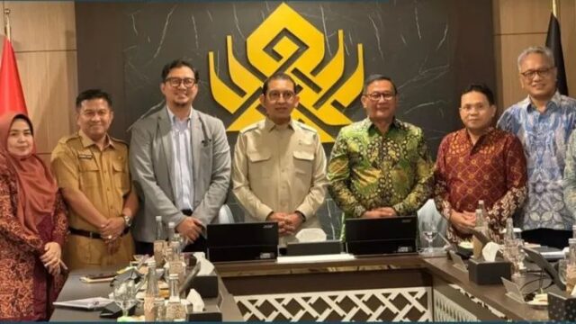 Wali Kota Bukittinggi, Ramlan Nurmatias mengunjungi Kementerian Kebudayaan dalam rangka persiapan peringatan 100 Tahun Jam Gadang,