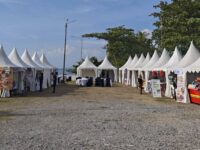 Komite Daerah Ekonomi dan Keuangan Syariah (KDEKS) Kota Padangresmi meluncurkan Ramadan Halal Fest 2026 di pelataran