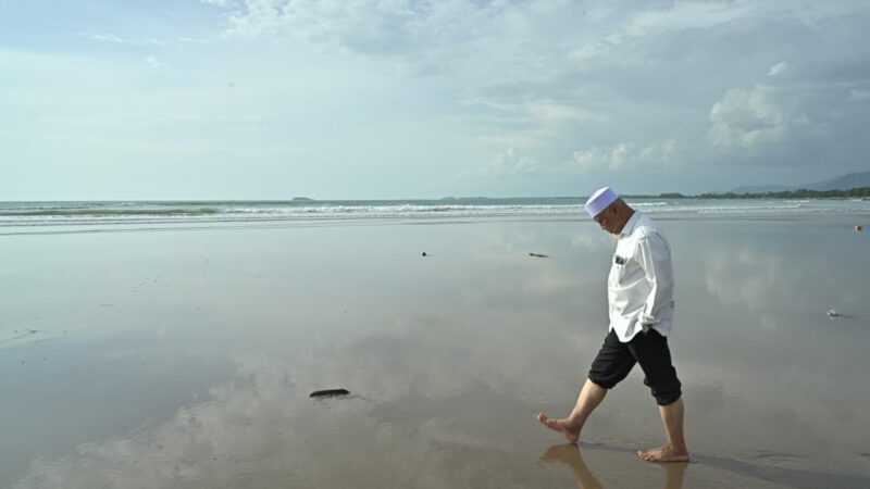 Daratan Baru di Pantai Parkit, Mahyeldi: Perlu Kajian Lebih Lanjut