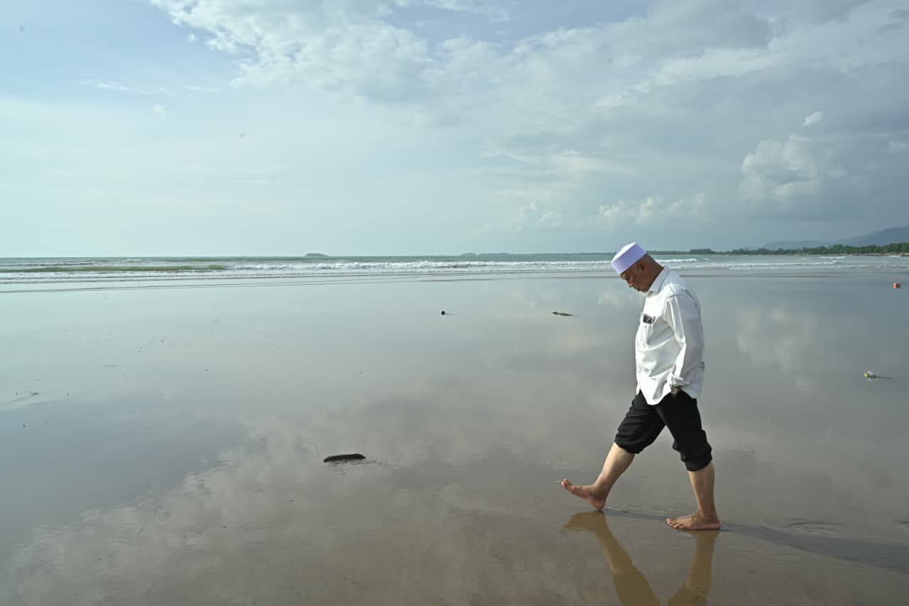 Daratan Baru di Pantai Parkit, Mahyeldi: Perlu Kajian Lebih Lanjut