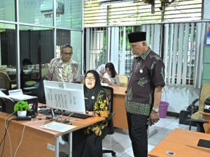 Pastikan Disiplin ASN Selama Ramadan, Gubernur Sumbar Sidak ke Disdik dan Dinkes