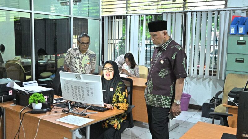 Pastikan Disiplin ASN Selama Ramadan, Gubernur Sumbar Sidak ke Disdik dan Dinkes