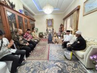 Gubernur Sumbar Takziah ke Rumah Duka Mantan Wapres Try Sutrisno