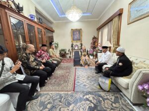 Gubernur Sumbar Takziah ke Rumah Duka Mantan Wapres Try Sutrisno