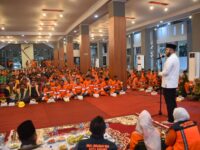 Berhasil Raih Sertifikat Adipura, Wako Padang Buka Bersama Petugas Kebersihan