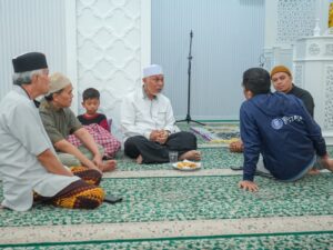 Gubernur Mahyeldi Iktikaf Bersama Warga di Masjid Jihad Kampung Perak