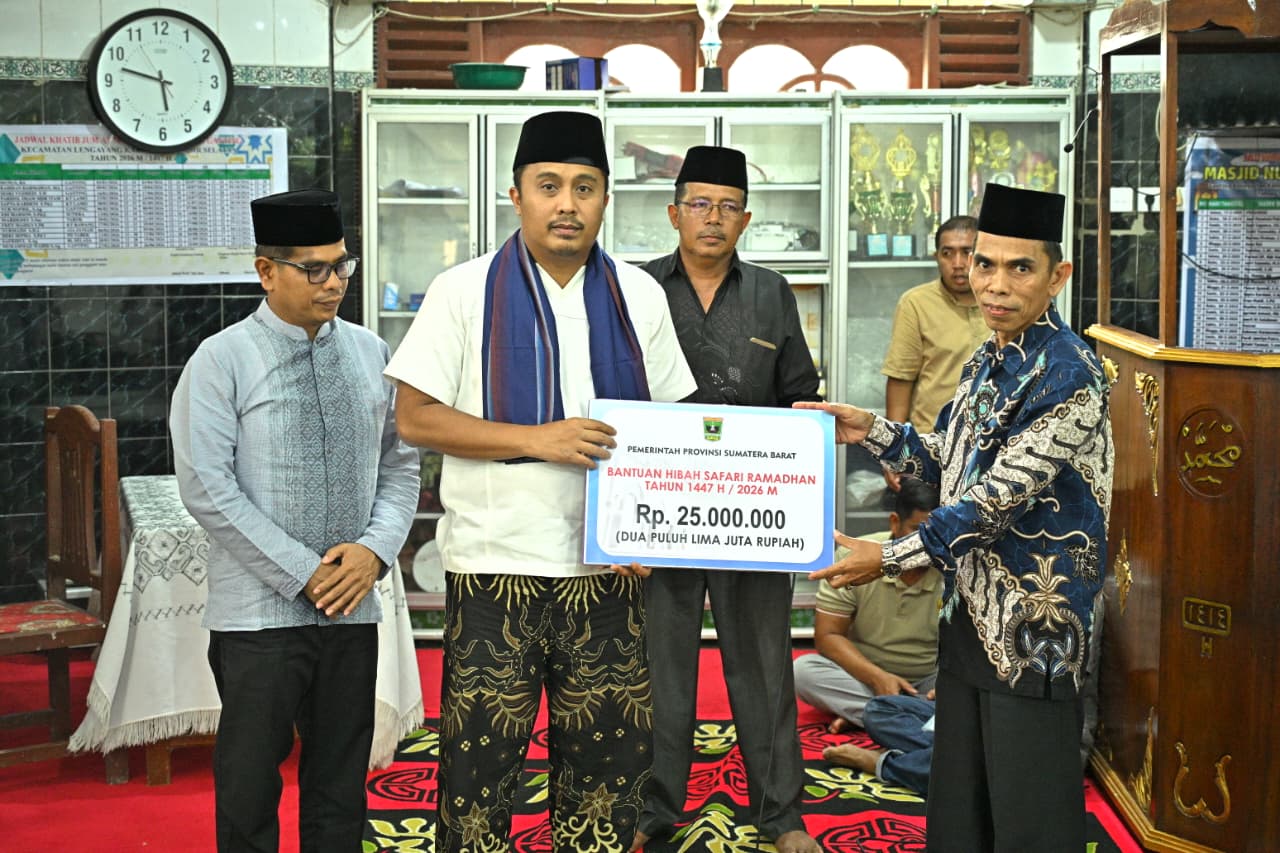 Safari Ramadan di Pesisir Selatan, Wagub Sumbar Salurkan Bantuan untuk 2 Masjid
