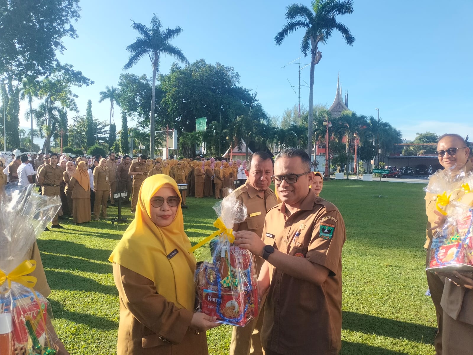 Sekda Sumbar Beri Reward ASN Khatam Al-Qur’an, Dorong Budaya Kerja Berbasis Spiritual
