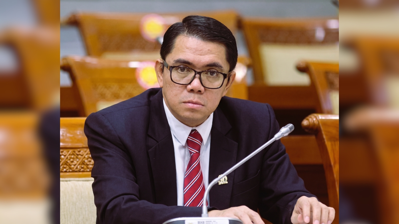 Profil Arteria Dahlan yang Viral Berfoto di Sitinjau Lauik, Pernah Memaki Kemenag dan Sebut Emil Salim Sesat