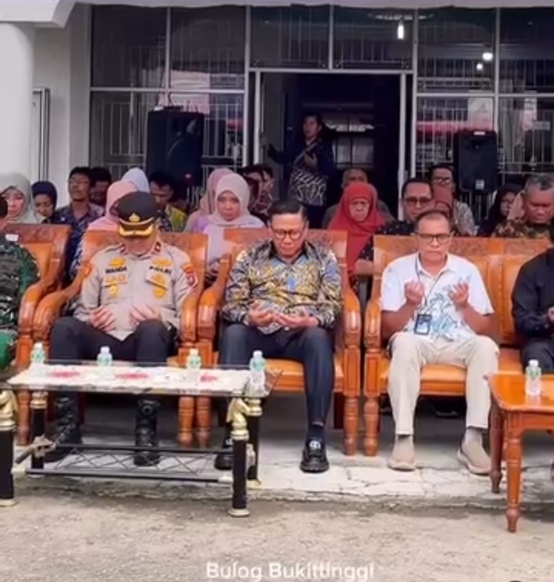 Bulog dan Pemko Bukittinggi Salurkan Cadangan Pangan untuk 9.951 KK