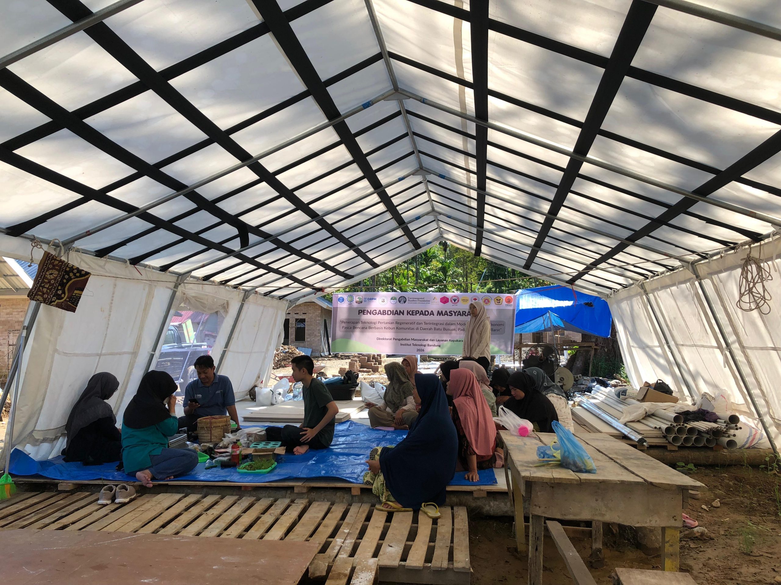 Semen Padang Dukung Penerapan Pertanian Regeneratif di Huntap Kampung Talang