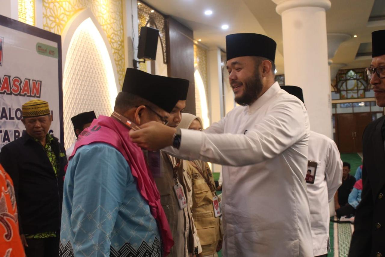 Wako Fadly Amran Lepas 386 Calon Jemaah Haji Kloter 1 Kota Padang