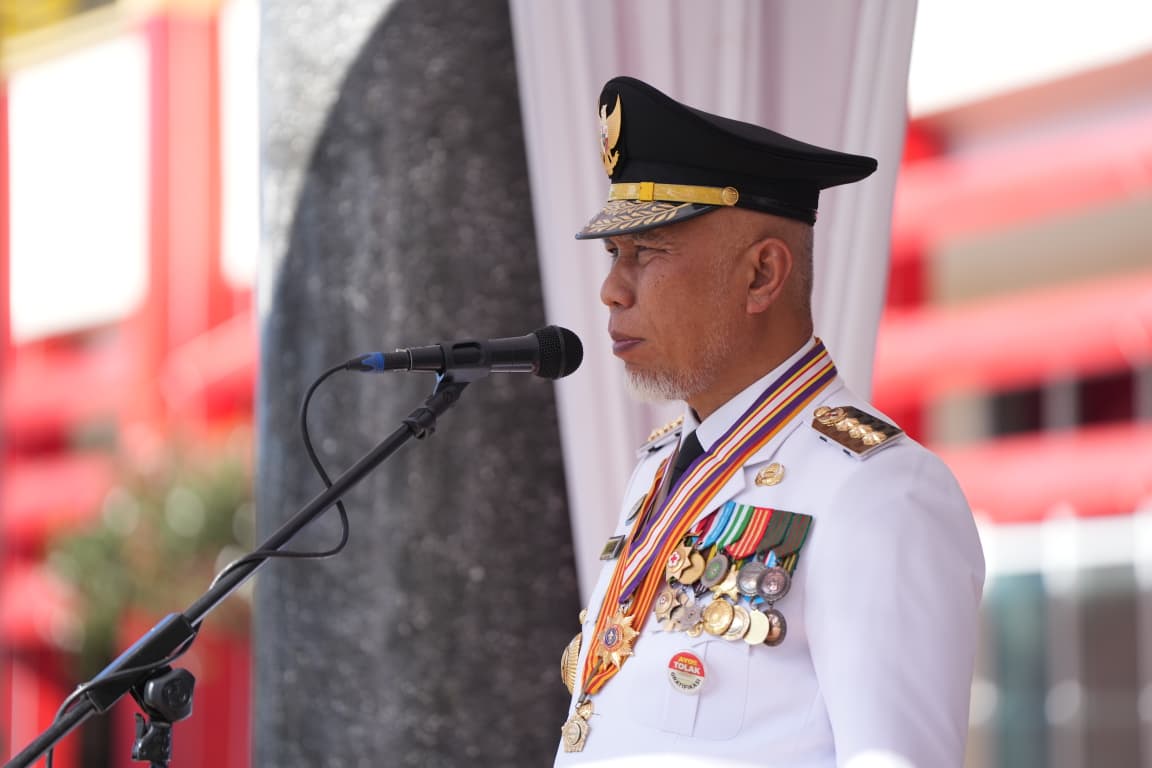 Pimpin Upacara Hari Otonomi Daerah, Gubernur Mahyeldi Tekankan Pentingnya Inovasi dan Kemandirian Fiskal