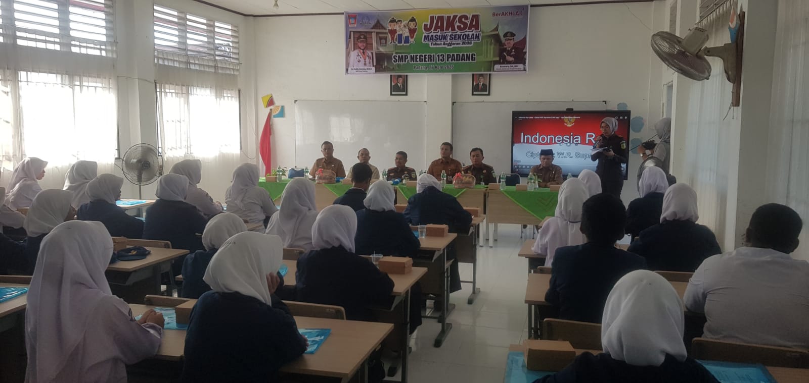 Jaksa Masuk Sekolah di SMPN 13 Padang, Tanamkan Kesadaran Hukum Sejak Dini