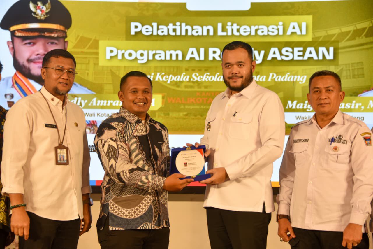 Akselerasi Digital, 500 Kepala Sekolah di Padang Dibekali Literasi Kecerdasan Buatan