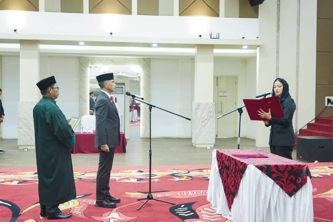 Bupati Annisa Lantik Medison Jadi Sekda Definitif Dharmasraya