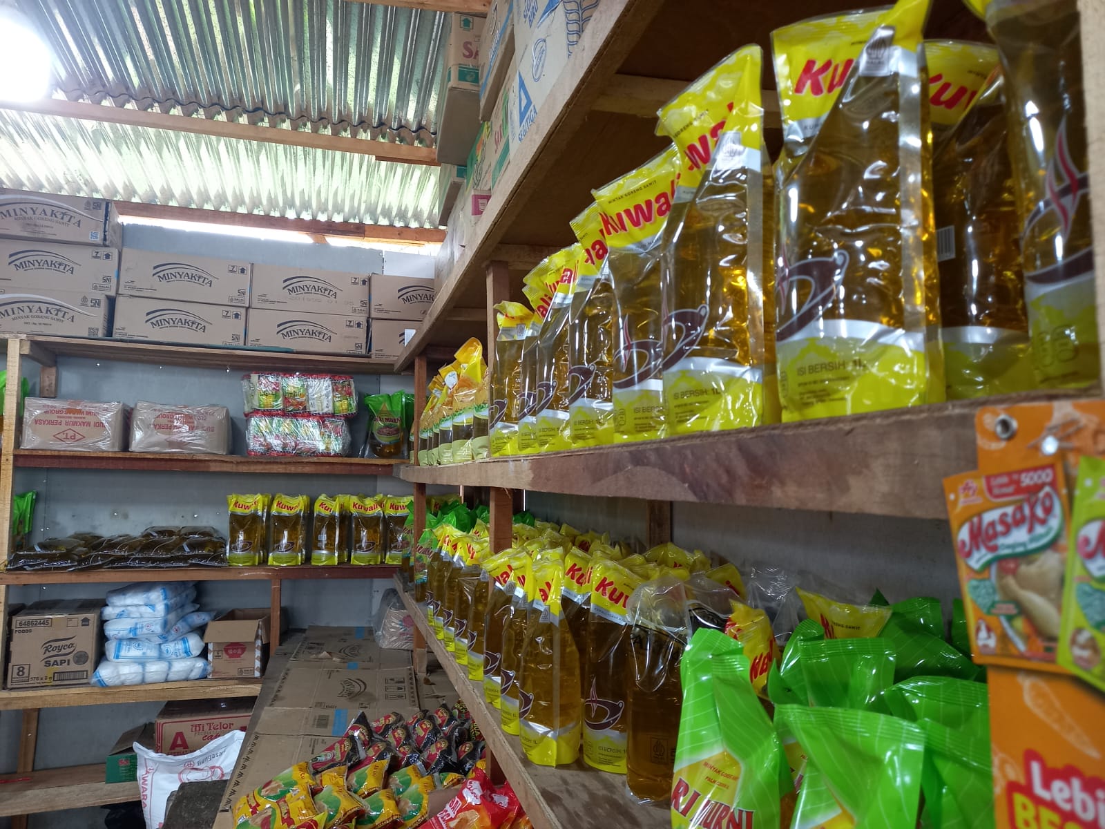 Kendalikan Harga Minyak Goreng, Pemko Padang Gelar Operasi Pasar Minyakita di 9 Pasar