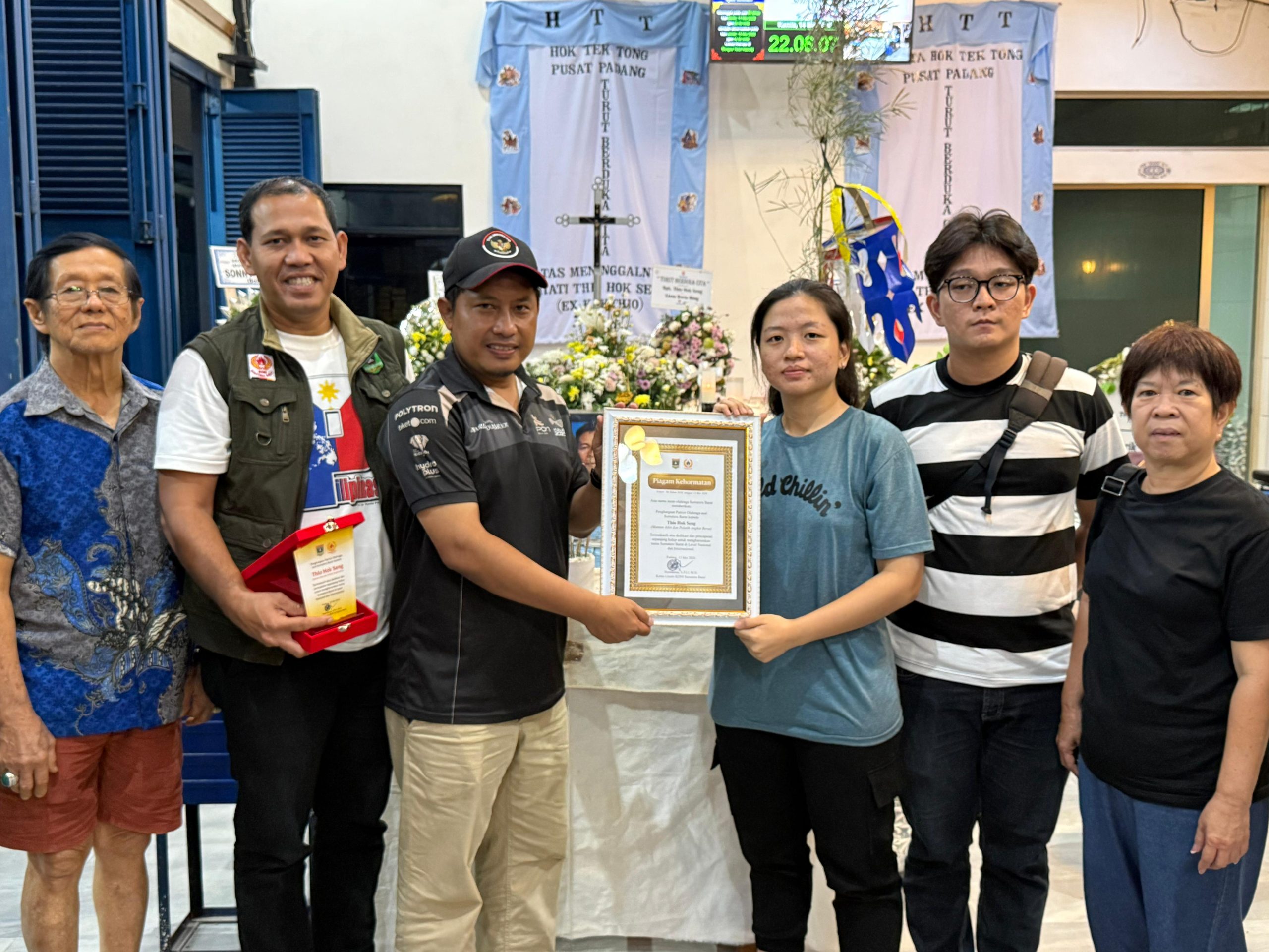 KONI Sumbar Beri Penghargaan Kehormatan bagi Munandar Maska dan Thio Hok Seng