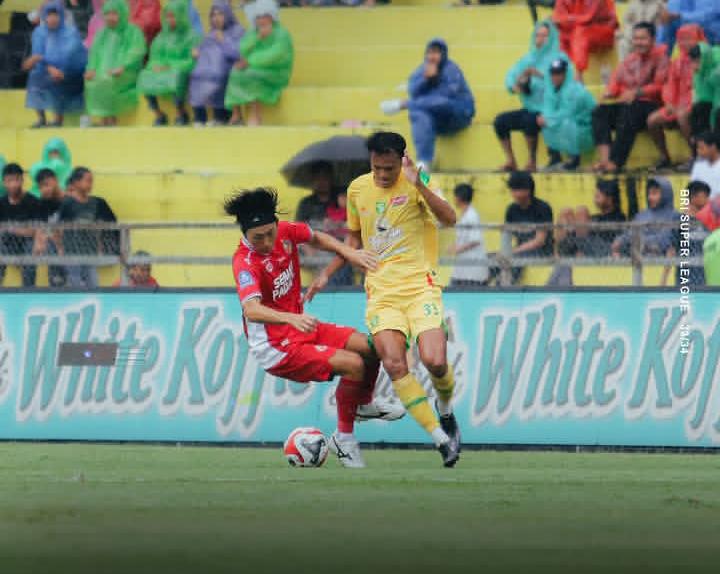 Laga Terakhir di Kandang, Semen Padang Dipermalukan Persebaya 0-7