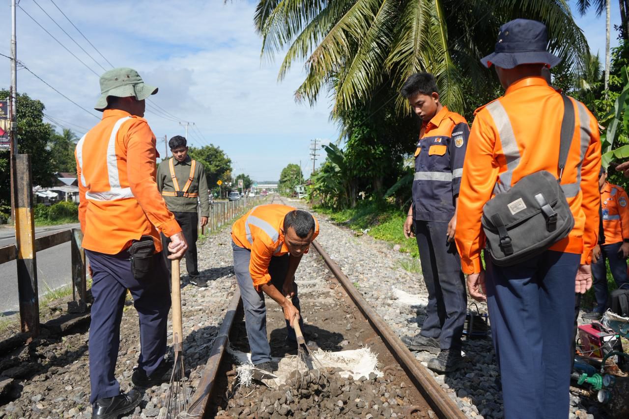 KAI Sumbar Tutup 3 Perlintasan Liar di Padang Pariaman