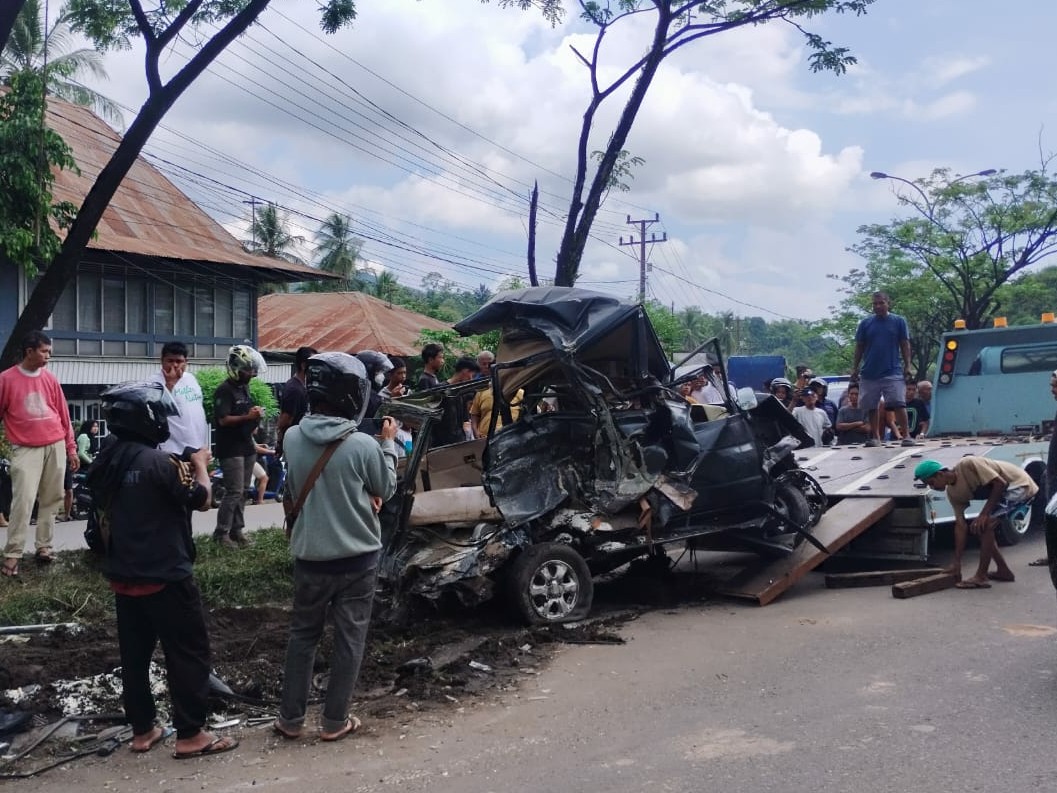 Fakta-fakta Kecelakaan Beruntun di Padang Besi: Satu Keluarga Meninggal, KIR Truk Kedaluwarsa