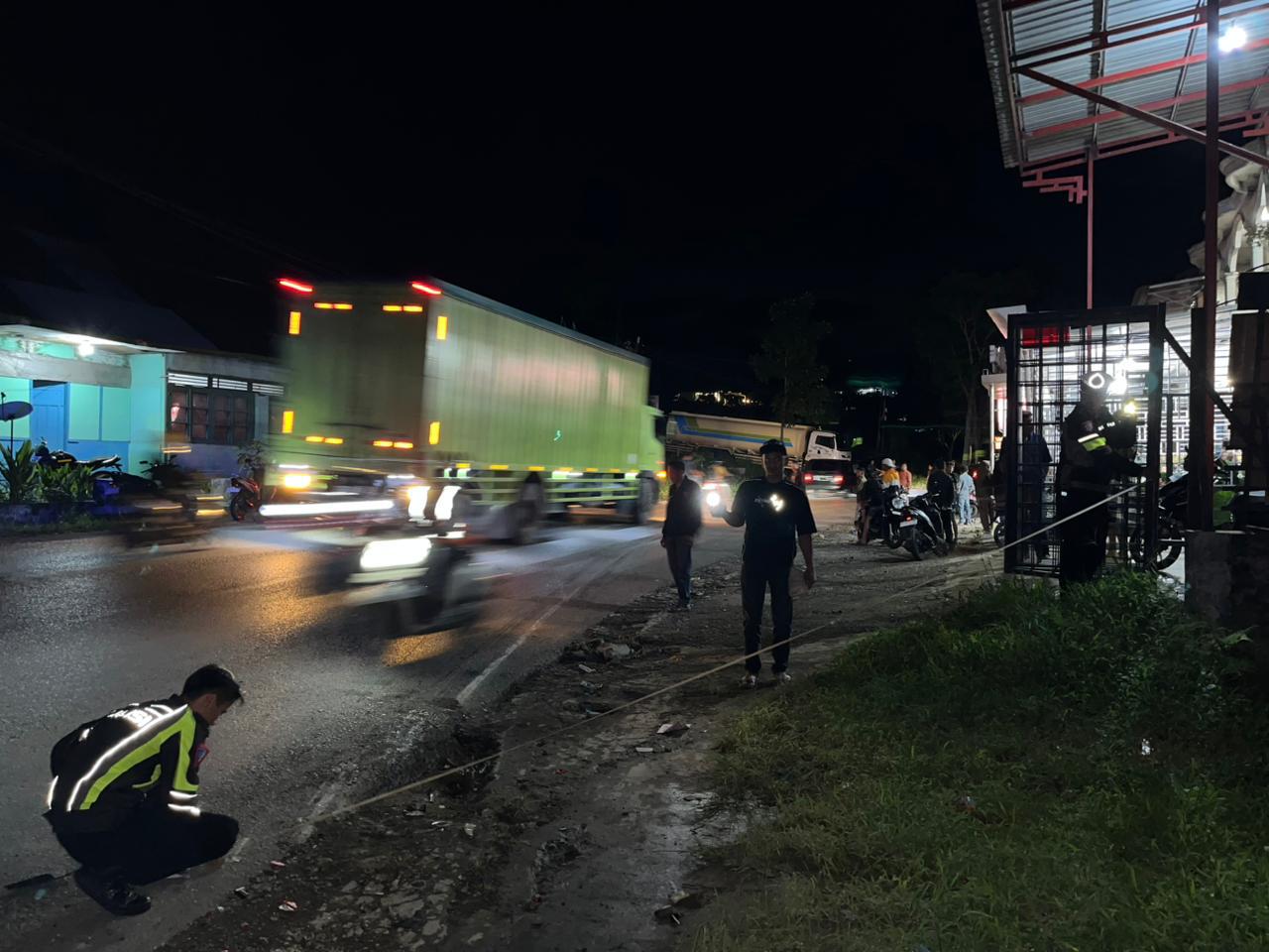 Pilu Pasangan Suami Istri Meninggal Ditabrak Truk di Solok, Balita Korban Patah Kaki