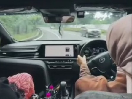 Heboh Mobil Dinas Dipakai Istri ke Kampus, Ketua DPRD Limapuluh Kota Minta Maaf