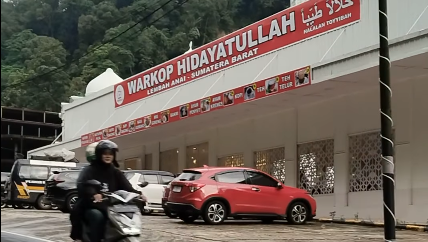 Viral Warkop di Zona Terlarang Lembah Anai, Walhi Sumbar Sebut Pelanggaran