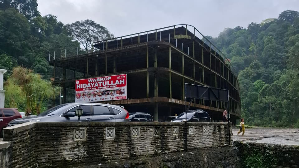 Apa Saja Aturan yang Dilanggar Bangunan di Lembah Anai?