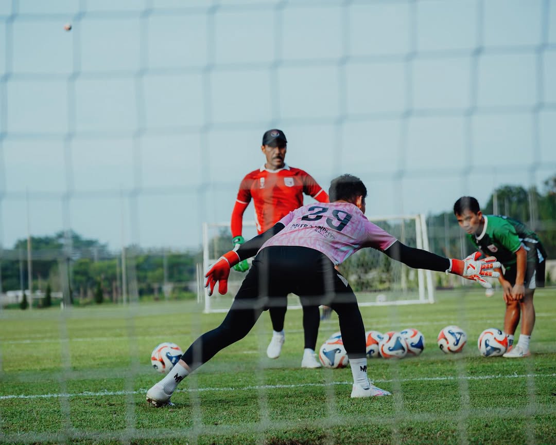 Pernah Hadapi PSV Eindhoven, Mantan Kiper Timnas Erick Ibrahim Kini Tangani Para Penjaga Gawang Kabau Sirah